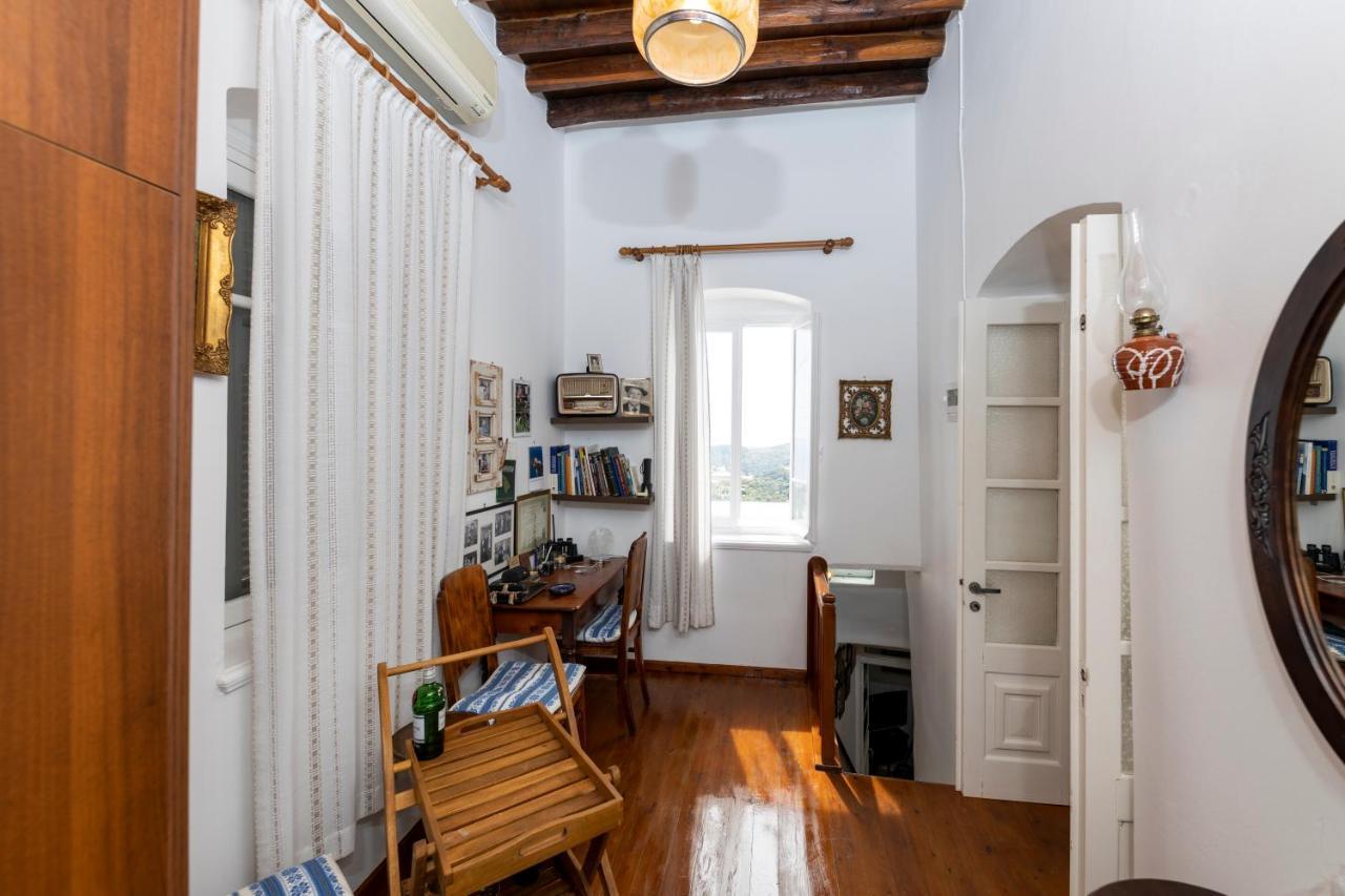 Eutuxia House Petali